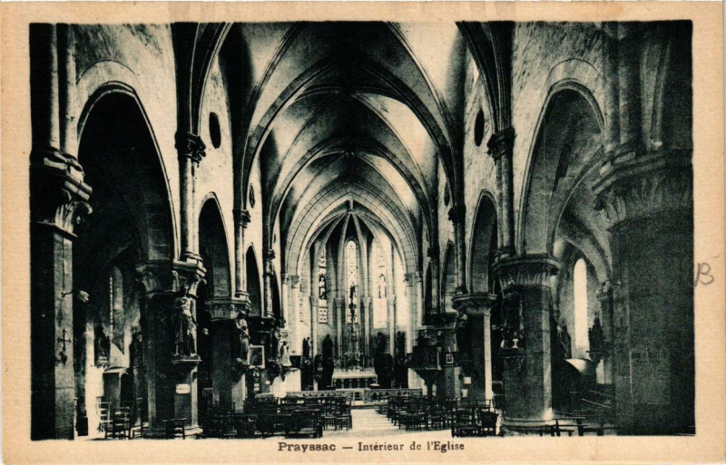Carte postale ancienne Prayssac Intérieur de l'Eglise à Prayssac