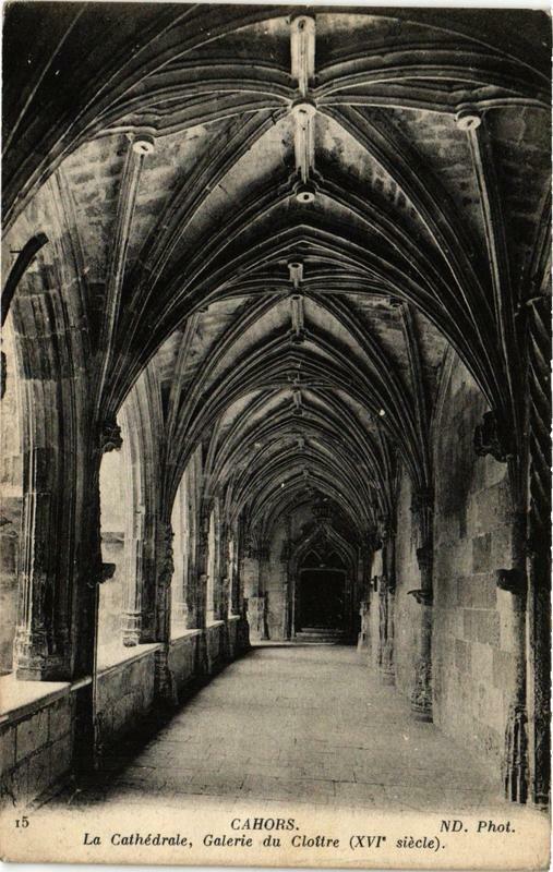 Carte postale ancienne Cahors La Cathédrale Galerie du Cloitre à Cahors
