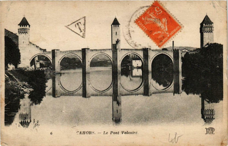 Carte postale ancienne Cahors Le Pont Valentré à Cahors