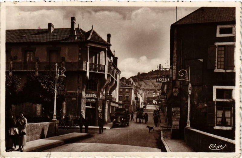 Carte postale ancienne Figeac Avenue Gambetta à Figeac