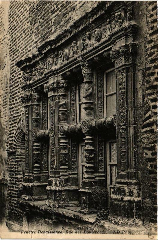 Carte postale ancienne Cahors Fenetre Renaissance Rue des Boulevard à Cahors