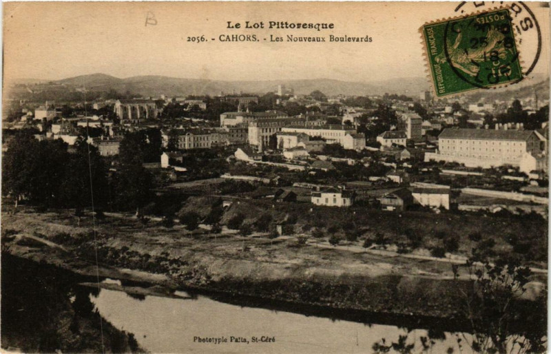 Carte postale ancienne Cahors Les Nouveaux Boulevards à Cahors