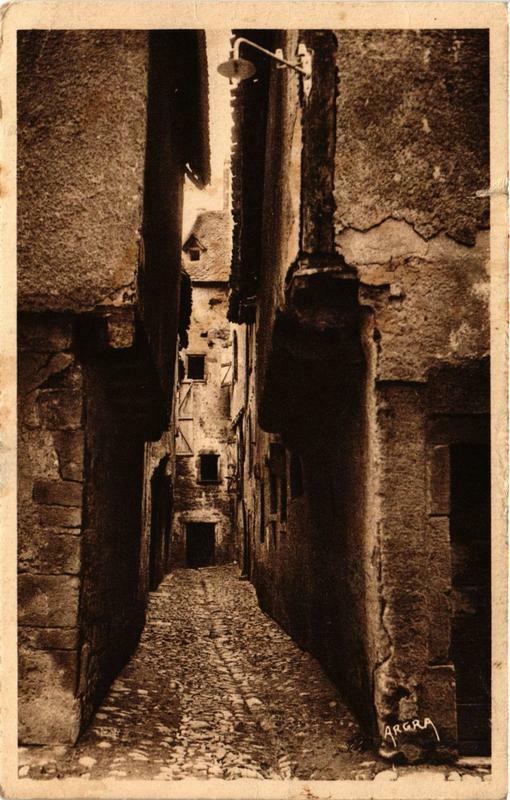 Carte postale ancienne Saint-Cere L'Impasse Lagarouste à Saint-Céré
