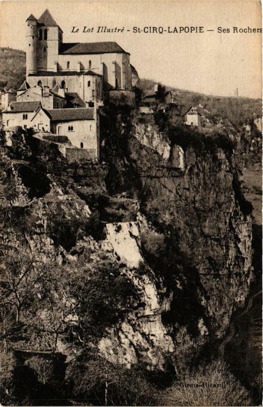 Carte postale ancienne Saint-Cirq Lapopie Ses Rochers à Saint-Cirq-Lapopie