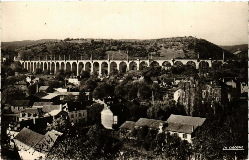 Carte postale ancienne Souillac - Le Viaduc à Souillac
