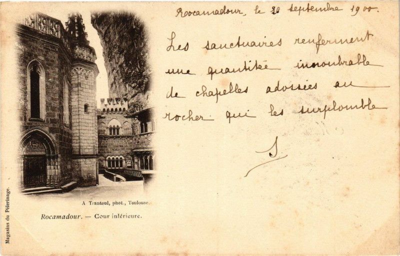 Carte postale ancienne Rocamadour - Cour Intérieure à Rocamadour