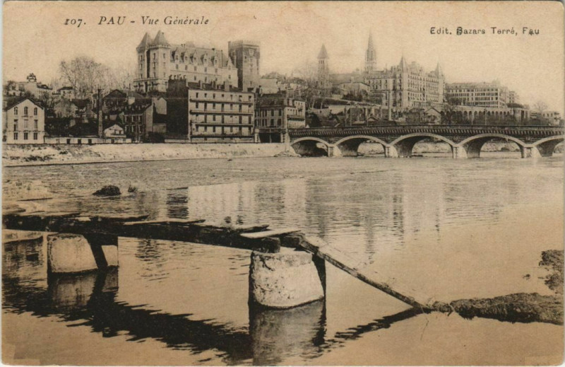 Carte postale ancienne Pau vue generale France à Pau