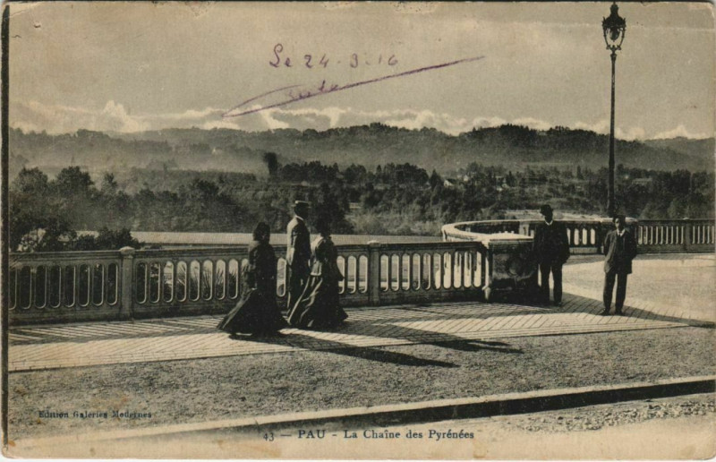 Carte postale ancienne Pau La Chaine des Pyrenees France à Pau