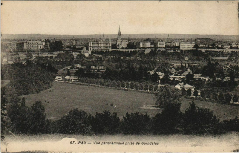Carte postale ancienne Pau vue panoramique prise de Guindalos France à Pau