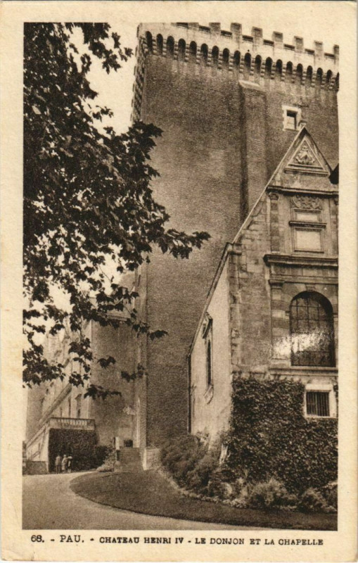 Carte postale ancienne Pau Chateau Henri Iv ,Le Donjo et la Chapelle France à Pau