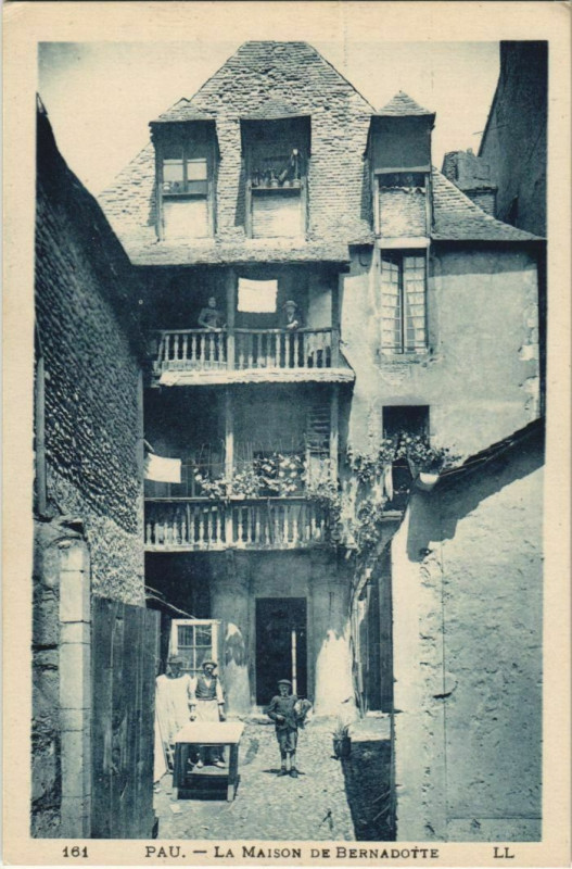 Carte postale ancienne Pau Maison de Bernadotte France à Pau