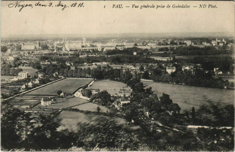Carte postale ancienne Pau vue generale prise de Guindalos France à Pau