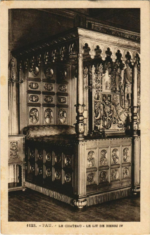 Carte postale ancienne Pau Le Chateau ,le Lit de Henri Iv France à Pau