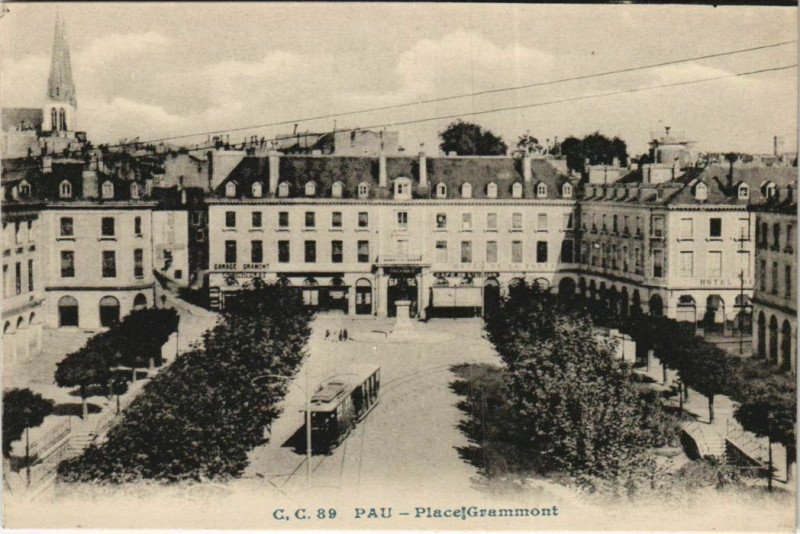 Carte postale ancienne Pau Place Grammont France à Pau