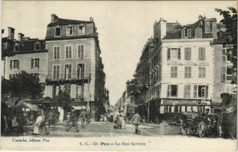 Carte postale ancienne Pau Rue Serviez France à Pau