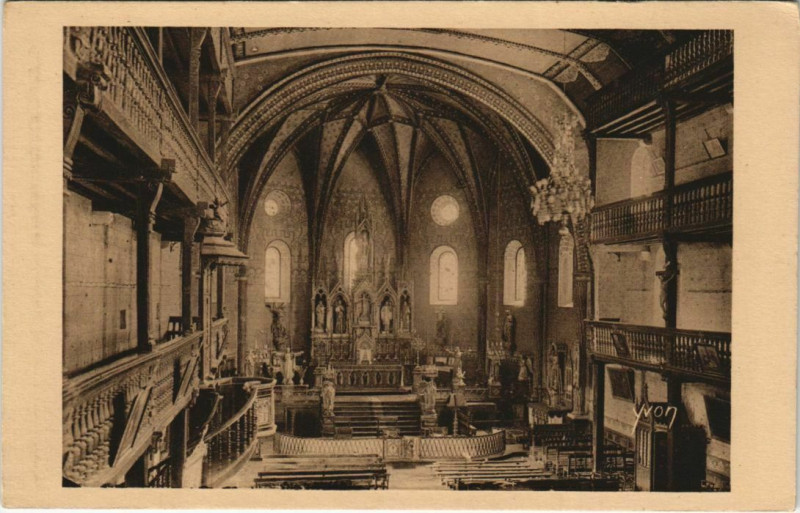 Carte postale ancienne Pau Interieur de l'Eglise D'Urrugne France à Pau