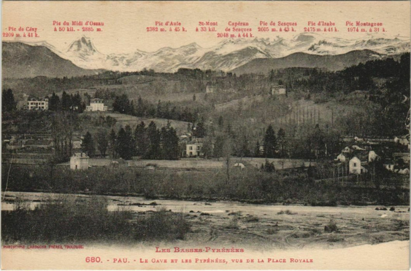 Carte postale ancienne Pau Le Gave et les Pyrenees France à Pau