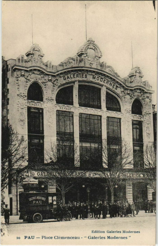 Carte postale ancienne Pau Place Clemenceau, Galeries Modernes France à Pau