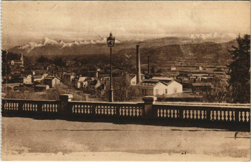 Carte postale ancienne Pau Bizanos et la Chaine des Pyrenees France à Pau