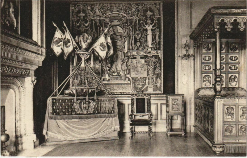 Carte postale ancienne Pau Le Chateau ,Chambre Henri Iv France à Pau