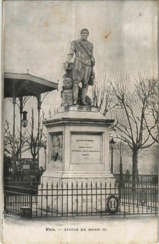 Carte postale ancienne Pau Statue d'Henri Iv France à Pau