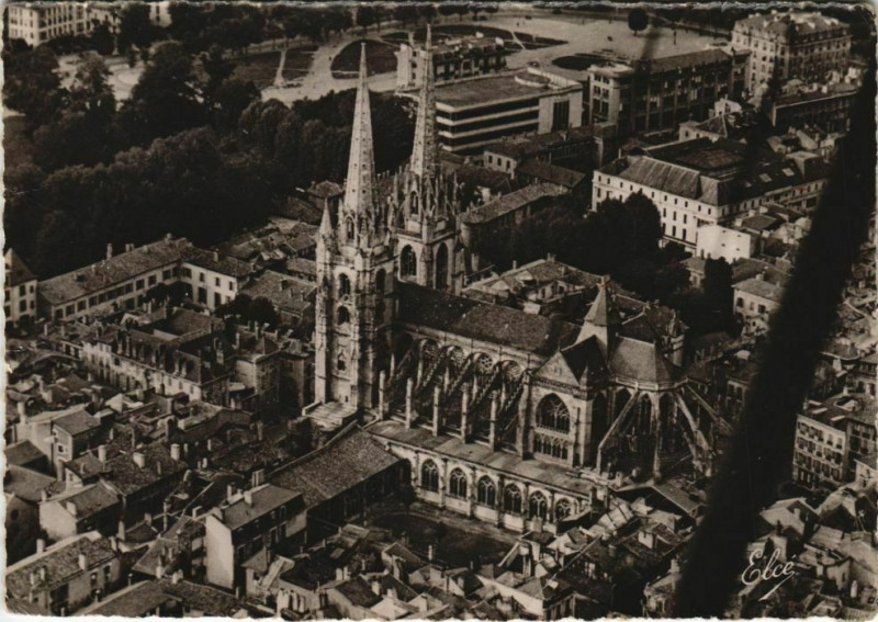 Carte postale ancienne Bayonne vue aerienne de la Cathedrale France à Bayonne