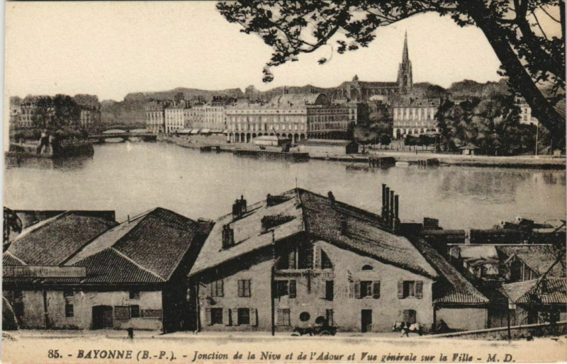 Carte postale ancienne Bayonne Jonction de la Nive et de l'Adour France à Bayonne