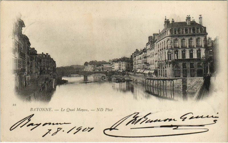 Carte postale ancienne Bayonne Le Quai Mayou France à Bayonne