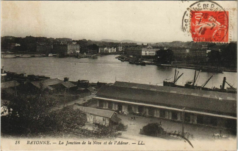 Carte postale ancienne Bayonne Jonction de la Nive et de l'Adour France à Bayonne