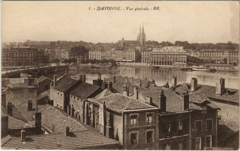 Carte postale ancienne Bayonne vue generale France à Bayonne