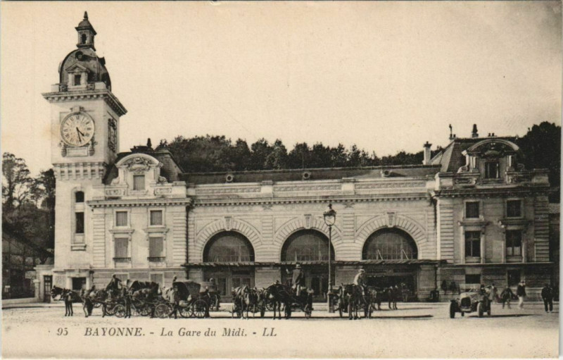 Carte postale ancienne Bayonne La Gare du Midi France à Bayonne