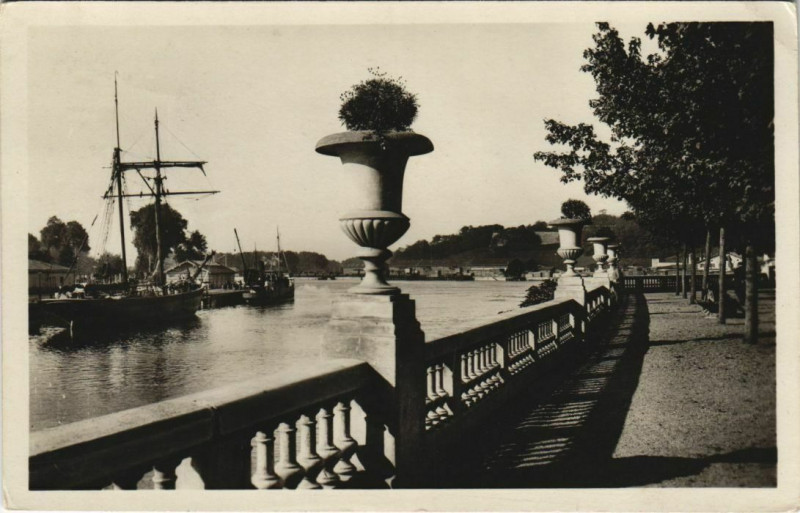 Carte postale ancienne Bayonne vue sur l'Adour France à Bayonne