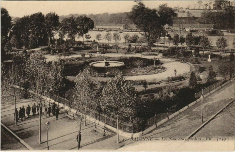 Carte postale ancienne Bayonne Les Nouveaux Jardins France à Bayonne