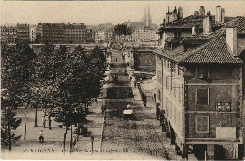 Carte postale ancienne Bayonne Perspective du Pont Saint-Esprit France à Bayonne