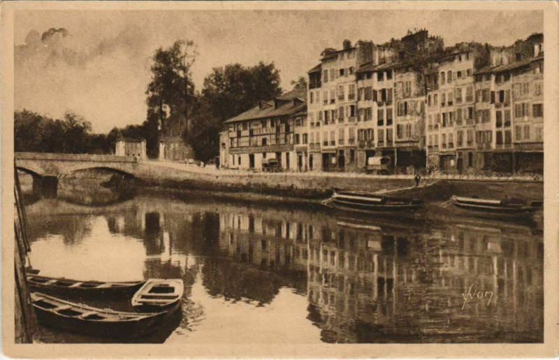 Carte postale ancienne Bayonne Les Bords de la Nive et le Pont du Genie France à Bayonne
