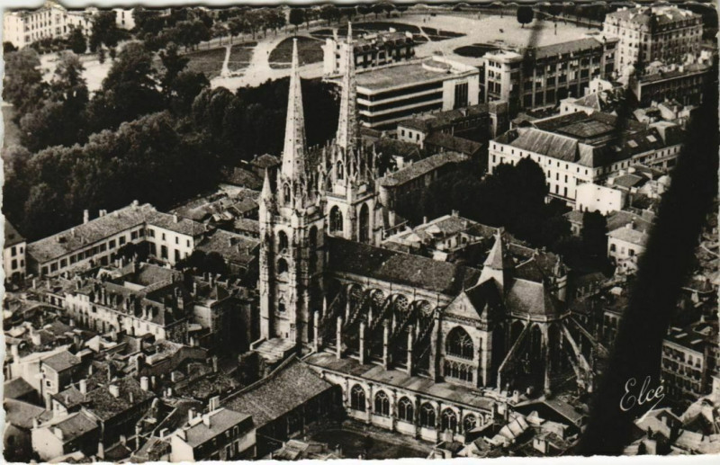 Carte postale ancienne Bayonne vue aerienne de la Cathedrale France à Bayonne