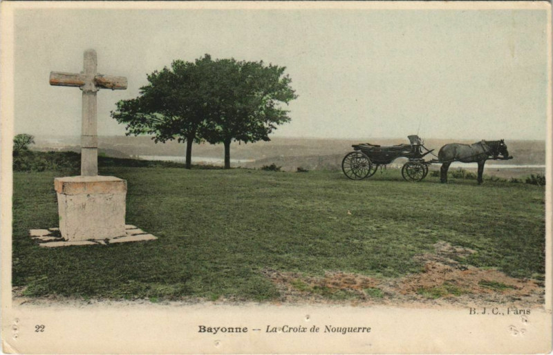 Carte postale ancienne Bayonne La Croix de Nouguerre France à Bayonne