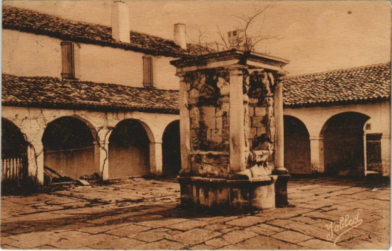 Carte postale ancienne St Jean de Luz Ciboure,Puits des Recollets France à Ciboure