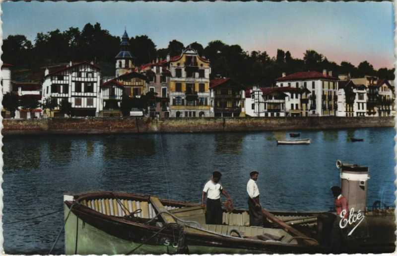 Carte postale ancienne St Jean de Luz Eglise de Ciboure et les Quais France à Ciboure