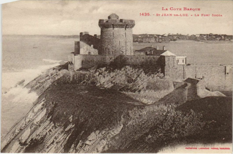 Carte postale ancienne St Jean de Luz Le Fort Socoa France