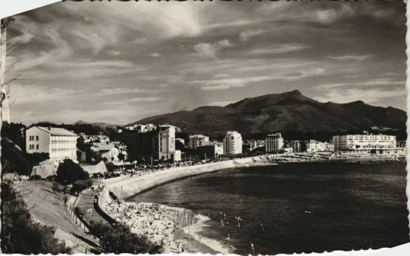 Carte postale ancienne St Jean de Luz vue generale sur la Plage France