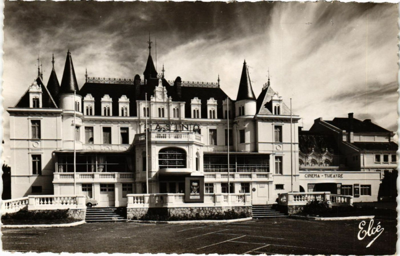 Carte postale ancienne Arcachon - Le Casino de la Plage à Arcachon