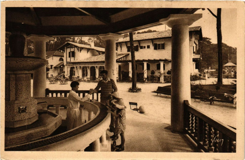 Carte postale ancienne La Moulleau-Arcachon - Etablissemment Thermal-Source à Arcachon