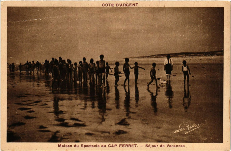 Carte postale ancienne Cote d'Argent - Maison du Spartacte au Cap Ferret - Sejour de