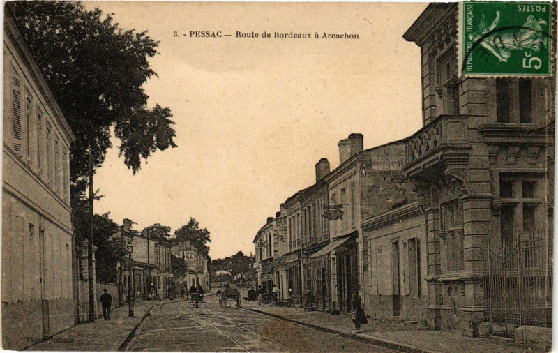 Carte postale ancienne Pessac - Route de Bordeaux a Arcachon à Pessac