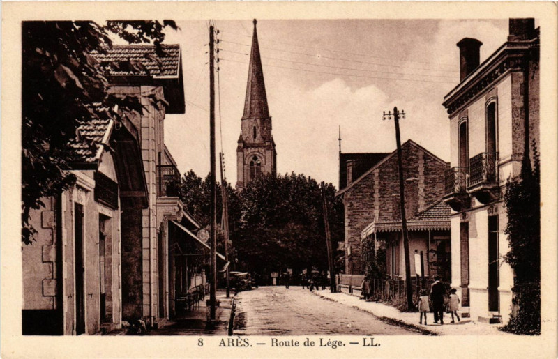 Carte postale ancienne Ares - Route de Lege à Arès