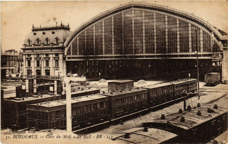 Carte postale ancienne Bordeaux - Gare du Midi - Le Hall à Bordeaux