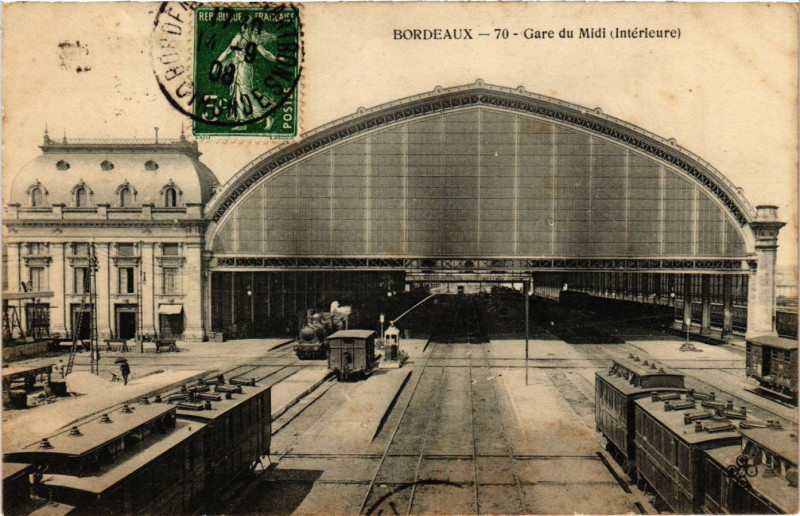 Carte postale ancienne Bordeaux - Gare du Midi (Intérieure) à Bordeaux