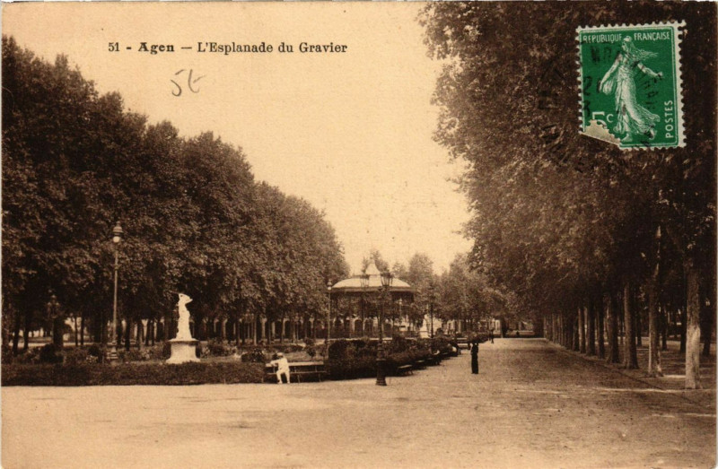 Carte postale ancienne Agen - L'Esplanade du Gravier à Agen