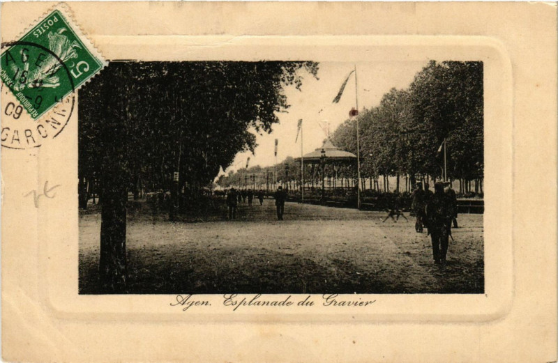 Carte postale ancienne Agen - Esplanade du Gravier à Agen
